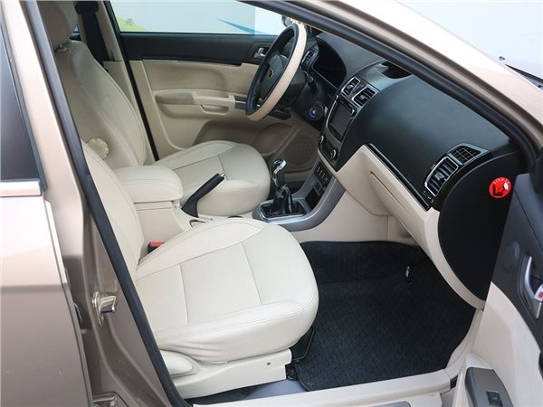 吉利帝豪青出于蓝，卓越，安全，节能，环保的新国产车