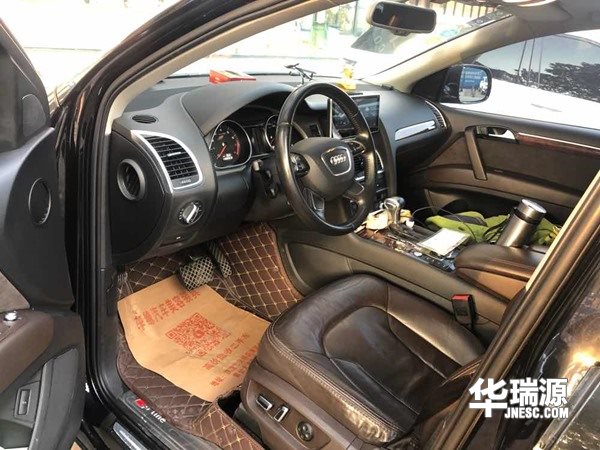 假如拥有奥迪Q7还撩不到小姐姐的话，那你要认真考虑考虑我们的长相问题了